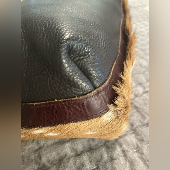 Juan Antonio Large Axis Hide Tote - Picture 4 of 16